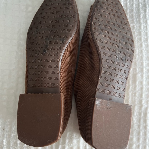 Sam Edelman Brown Corduroy Flats with Gold Emblem Size 10 - Picture 11 of 11